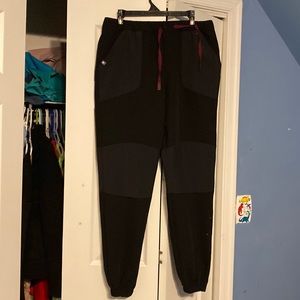 Figs black bottom scrubs and only worn once